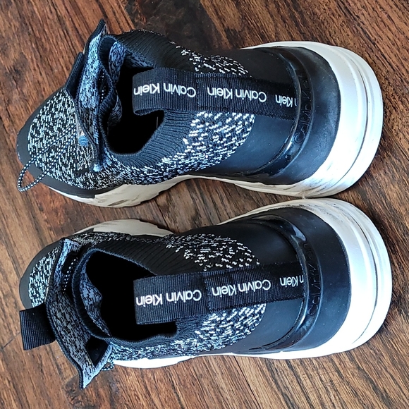 💕CALVIN KLEIN WOMEN'S HUE CRYSTAL STRETCH KNIT/NYLON BLACK FASHION SNEAKERS💕10 - Picture 12 of 17